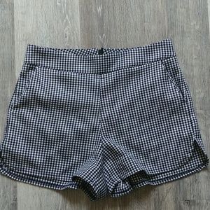 Brandy Melville Short shorts midrise size 25/26